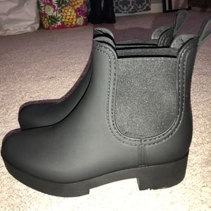 NWOT Jeffrey Campbell Cloudy Rain Booties